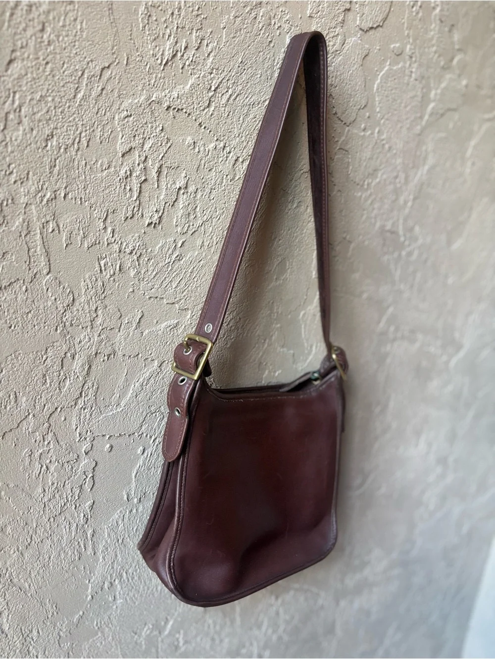 Classic Brown VINTAGE COACH Leather Shoulder Bag